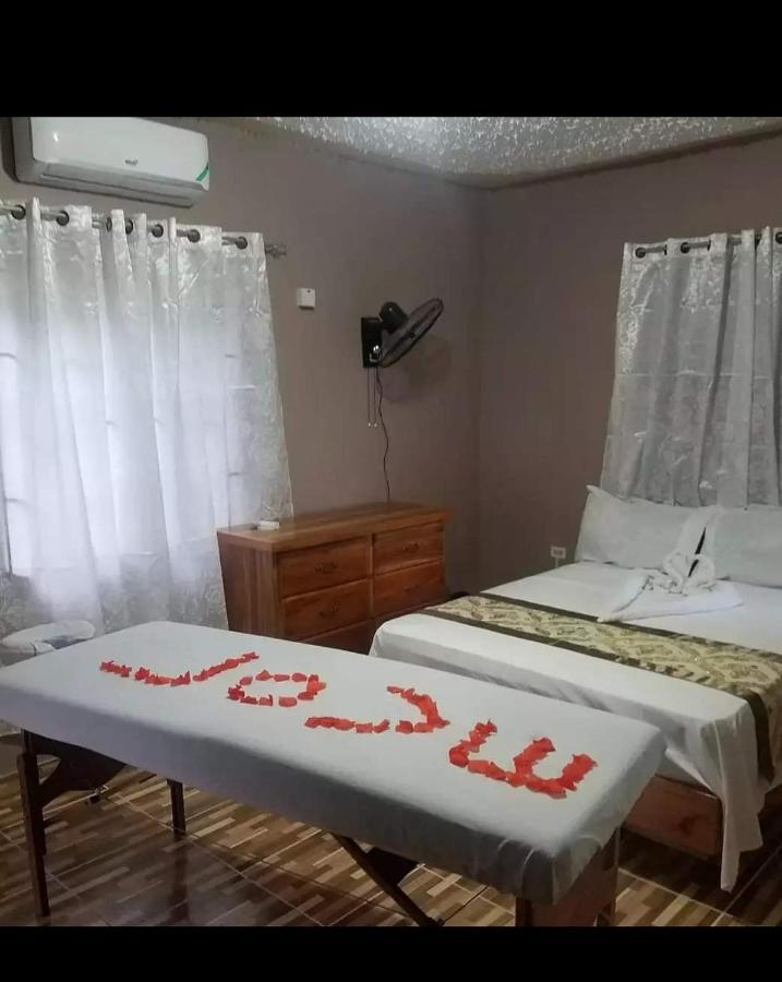 Mesmerize Guest House 포트안토니오 외부 사진
