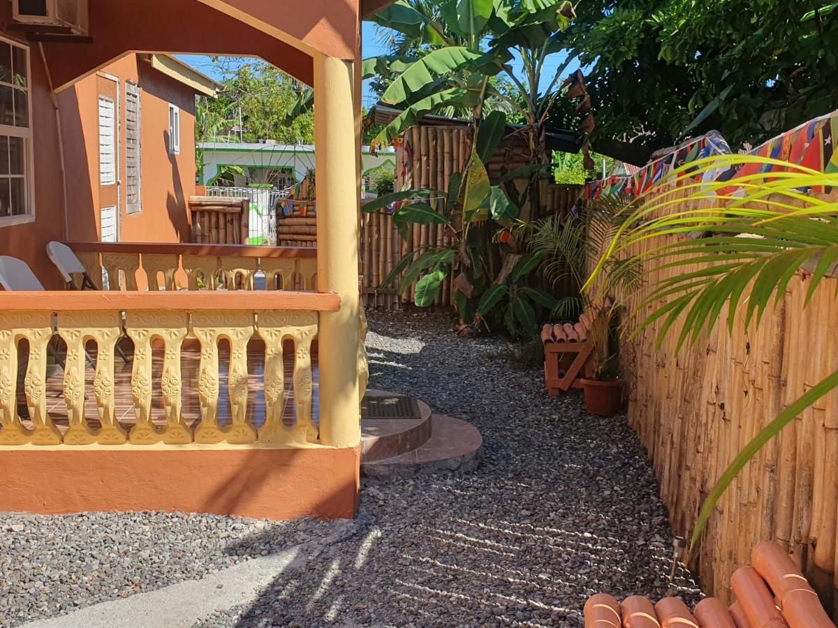 Mesmerize Guest House 포트안토니오 외부 사진