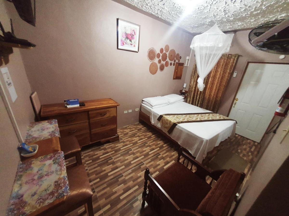 Mesmerize Guest House 포트안토니오 외부 사진