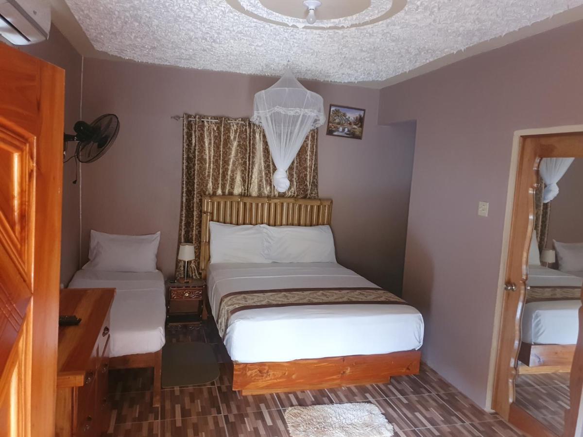 Mesmerize Guest House 포트안토니오 외부 사진