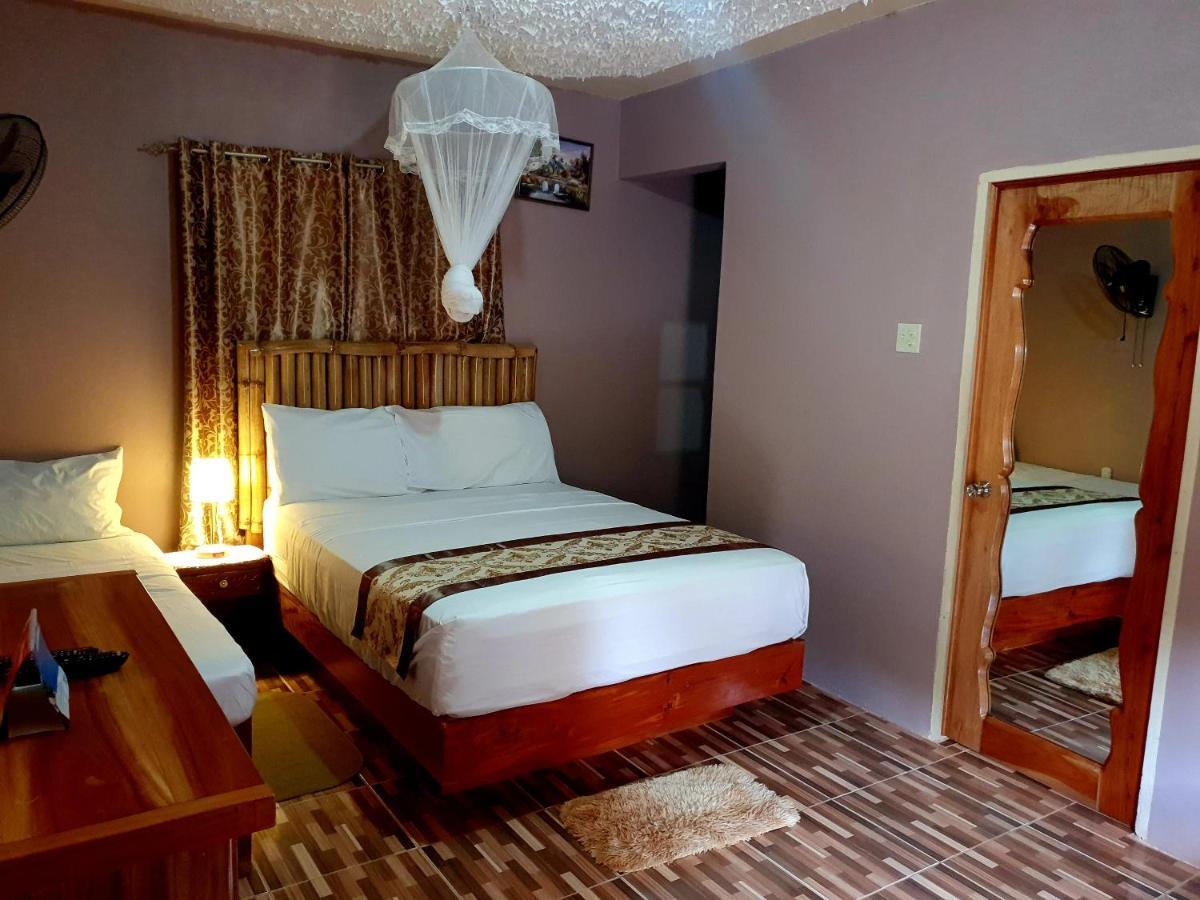 Mesmerize Guest House 포트안토니오 외부 사진
