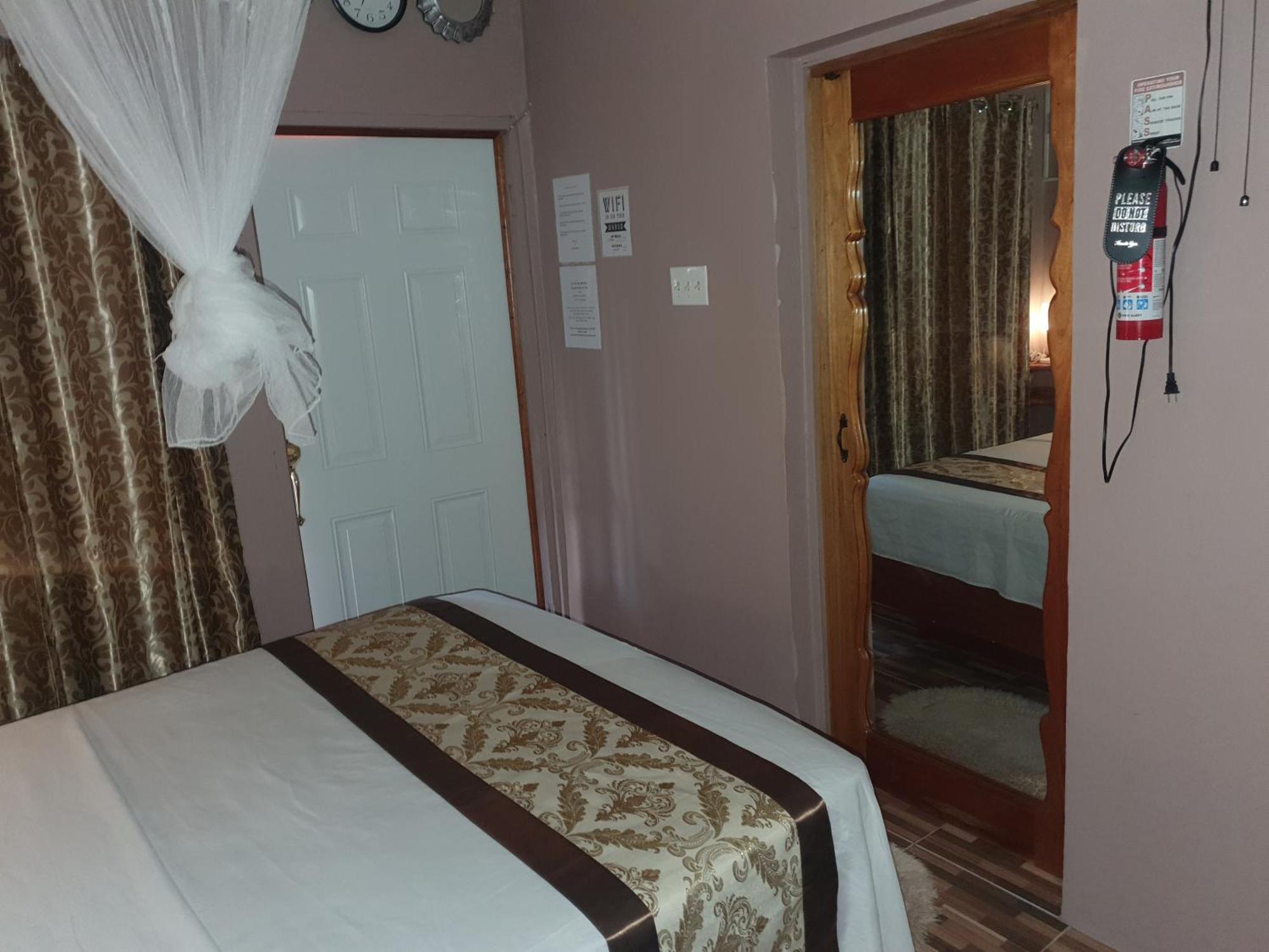 Mesmerize Guest House 포트안토니오 객실 사진