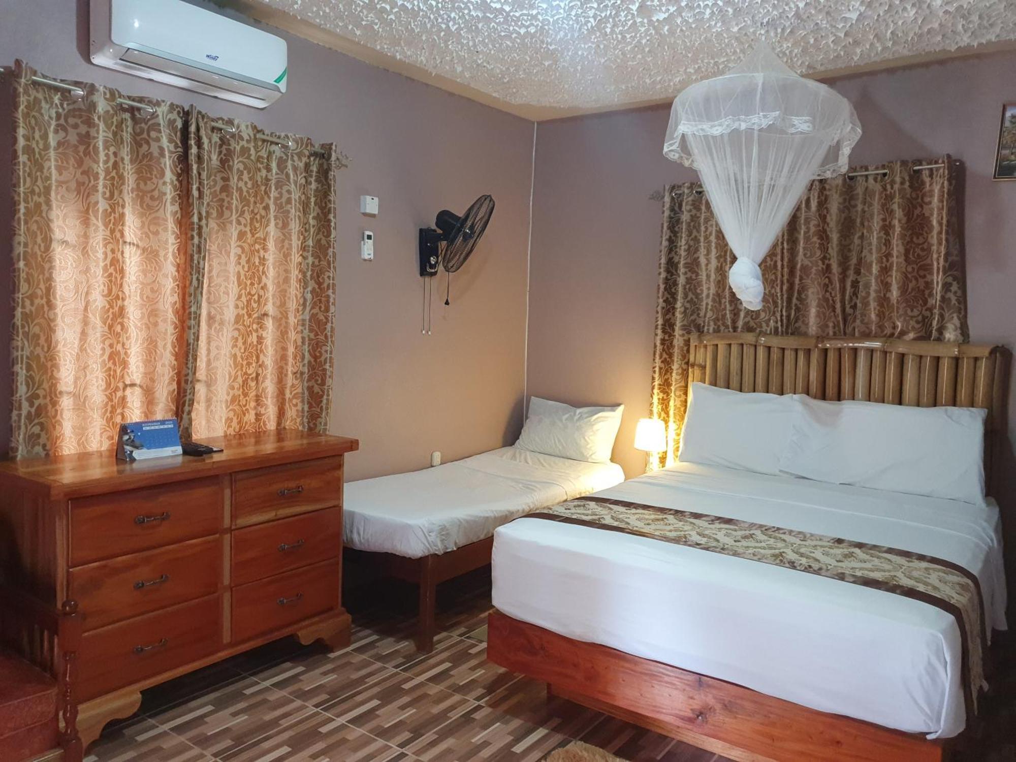Mesmerize Guest House 포트안토니오 객실 사진